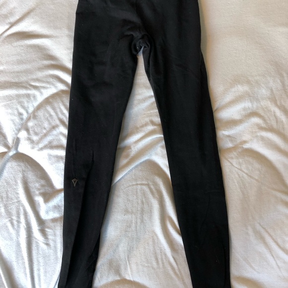 black ivivva tights - Picture 3 of 3